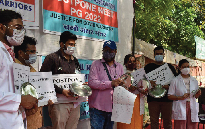 New Delhi Medical students protest at Jantar Mantar demanding postponement of NEET PG 2022