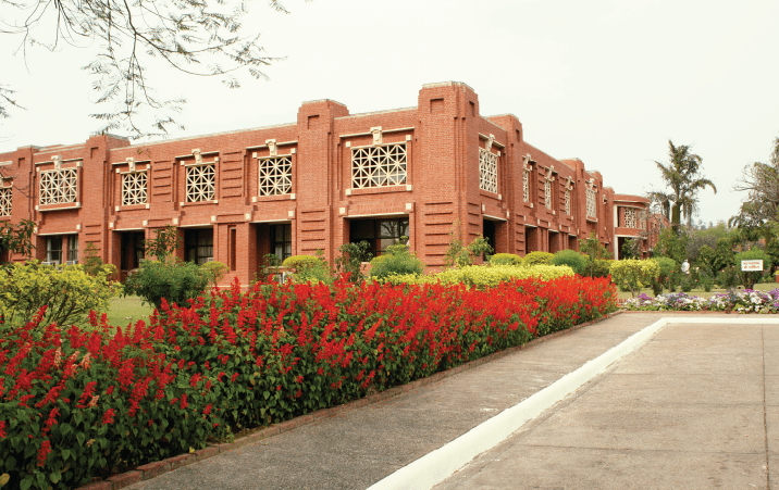IIM Lucknow invites applications for executive programme in AI for business check details