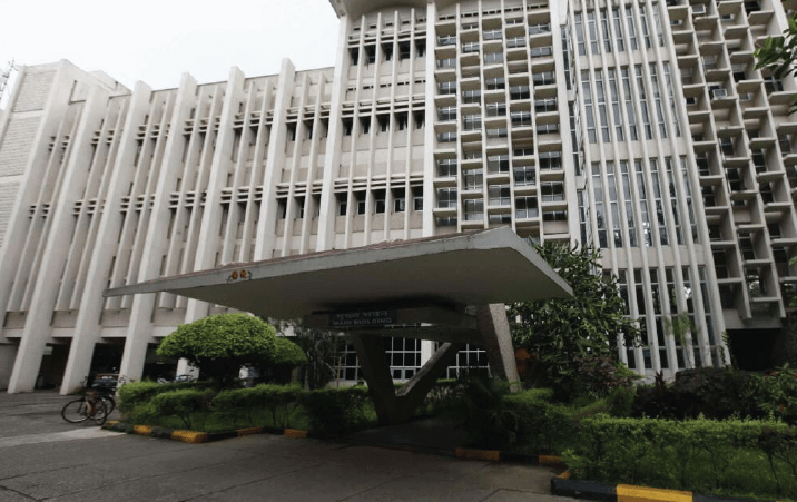 JEE Advanced 2022 Dip in qualifying cut off marks will not impact admissions says IIT Bombay director